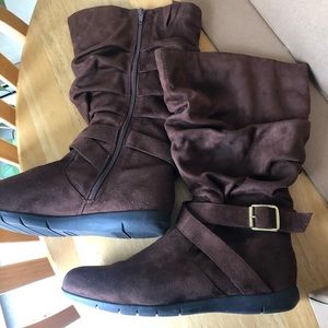 Suede boots